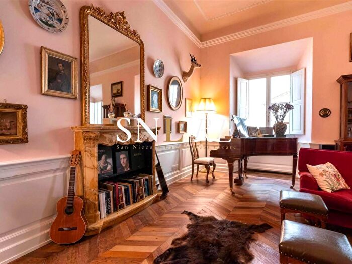 Appartamento con 6 locali in vendita in Via del Presto di San Martino, Santo Spirito, Firenze