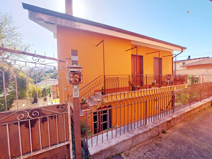 Appartamento quadrilocale in vendita in Via del Boschetto, Grottaferrata