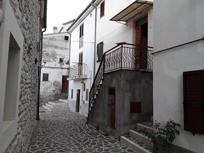 Casa con 7 locali in vendita in Via Vico Bandiera, Manoppello