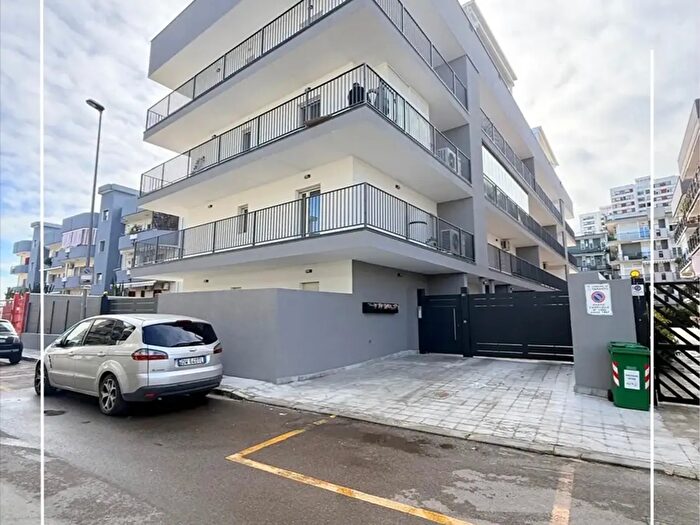 Appartamento bilocale in affitto in Via Lazzazzera, Taranto