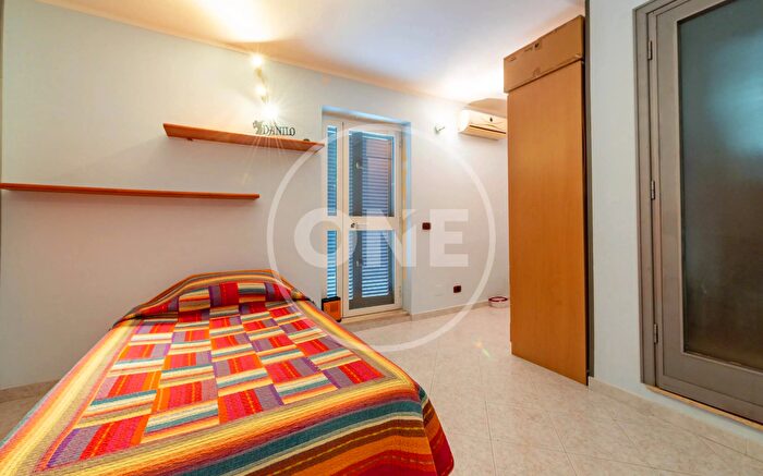 Appartamento trilocale in vendita in Via del Padiglione, Roma