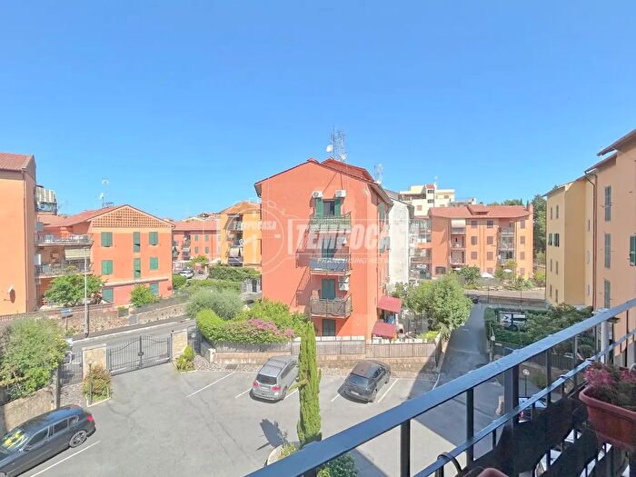 Appartamento trilocale in vendita in Roma
