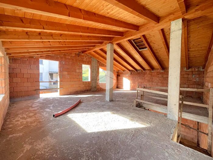 Casa quadrilocale in vendita in Via Zocca, Sellero