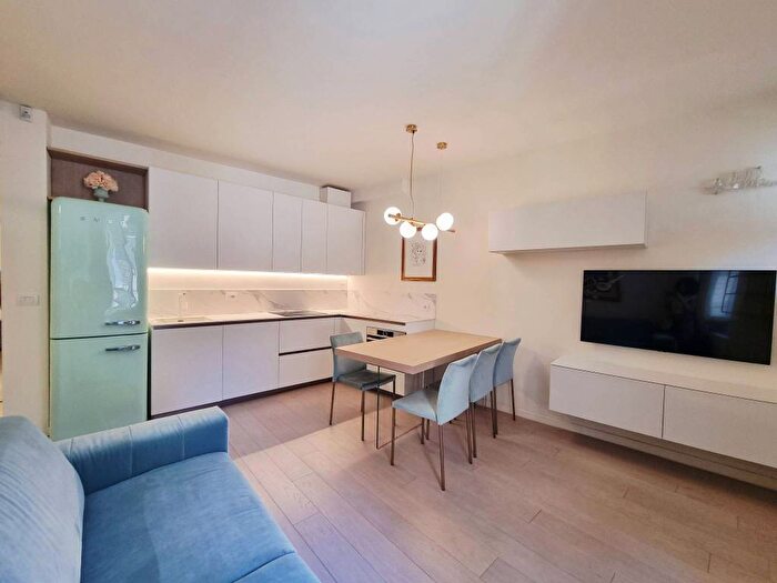 Appartamento bilocale in affitto in Via Cerva, Borgogna Largo Augusto, Milano
