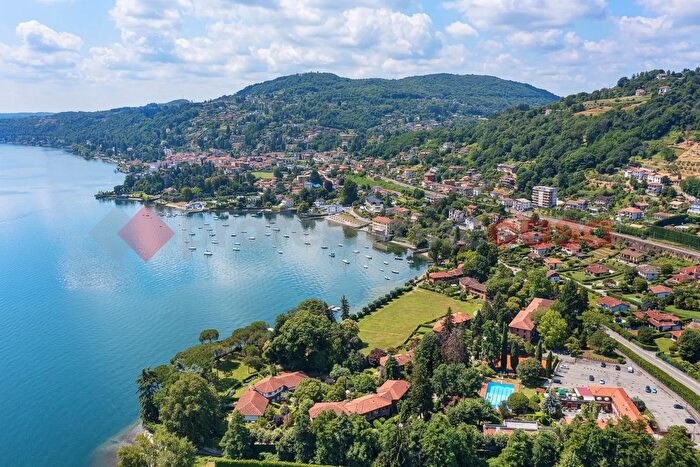 Casa bilocale in vendita in Via Sempione, Meina