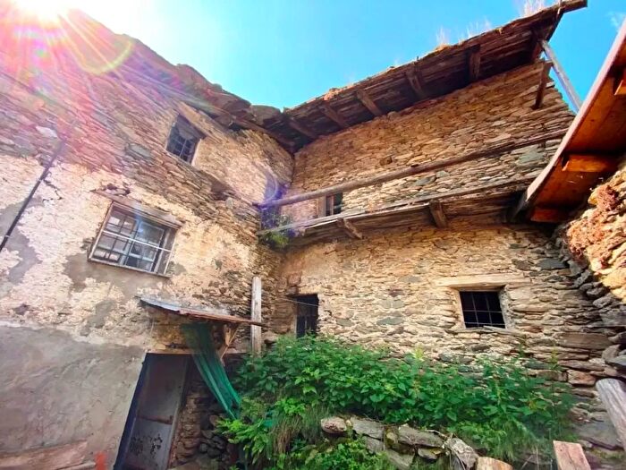 Casa trilocale in vendita in Puy E Pequerel Sn, Fenestrelle