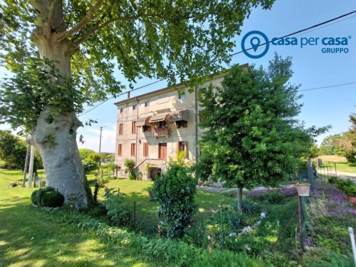 Casa con 9 locali in vendita in Villanova Marchesana Via Argine Po, Villanova Marchesana