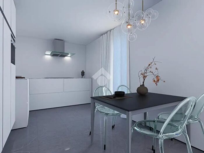 Appartamento trilocale in vendita in Via Orti, Chivasso