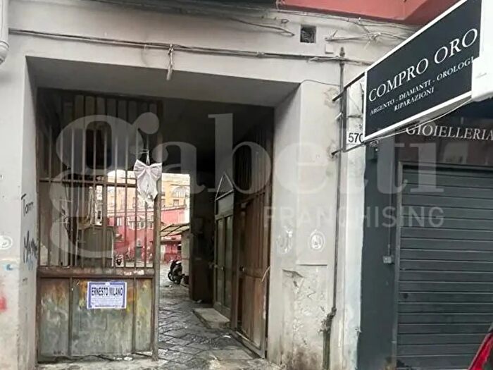 Appartamento monolocale in vendita in Corso San Giovanni, Napoli