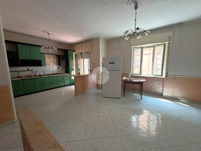 Appartamento trilocale in affitto in Via Atellana, Arzano
