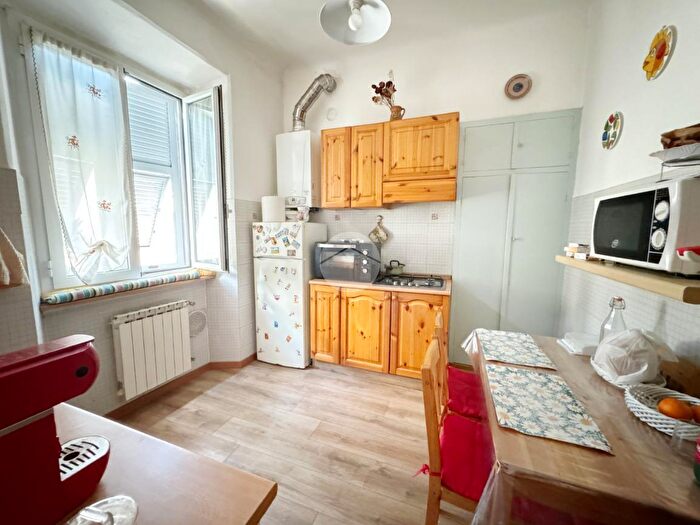 Appartamento quadrilocale in vendita in Via Genova, La Spezia