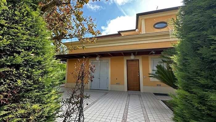 Casa con 7 locali in vendita in Via dei Mille, San Benedetto Del Tronto