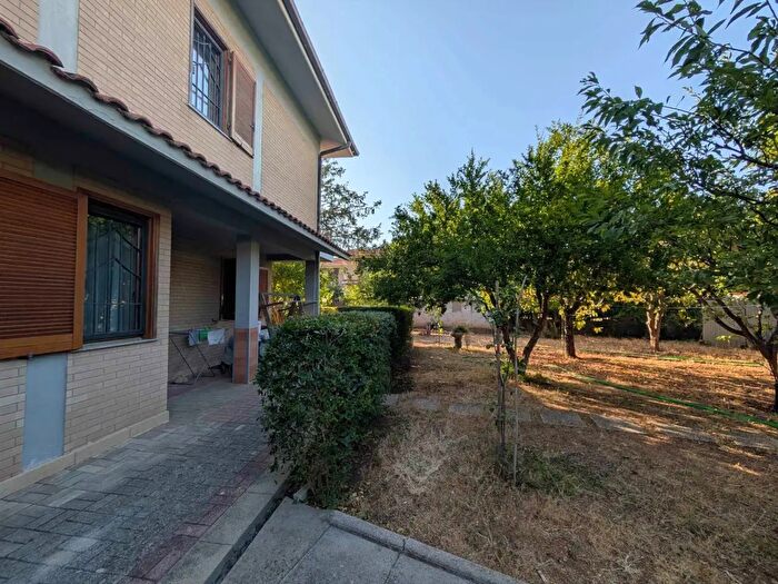 Casa con 8 locali in vendita in Tarquinia