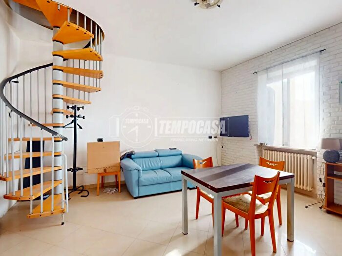 Appartamento trilocale in vendita in Via Cadorna, Cogliate