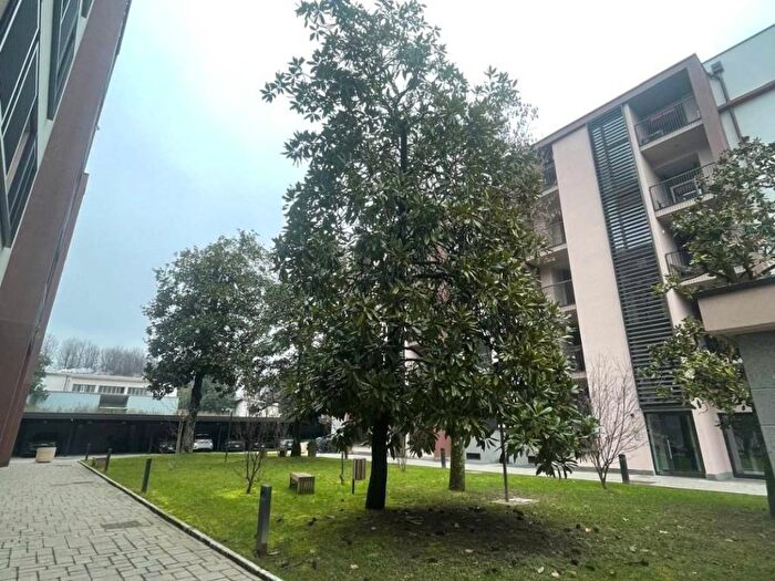 Appartamento trilocale in affitto in Via Assietta, Affori, Milano