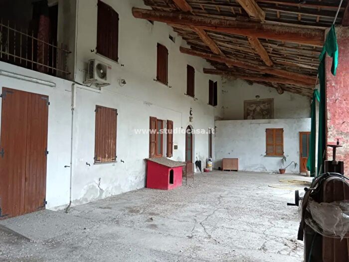 Casa quadrilocale in vendita in Via Roma, Casaletto Vaprio