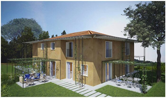 Casa quadrilocale in vendita in Viale Amerigo Vespucci, Ravenna