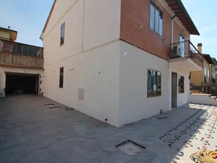 Appartamento con 5 locali in vendita in Via Taddeino Taddeini, Montespertoli