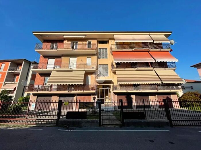Appartamento quadrilocale in vendita in Via Bartolomeo Colleoni, Paladina