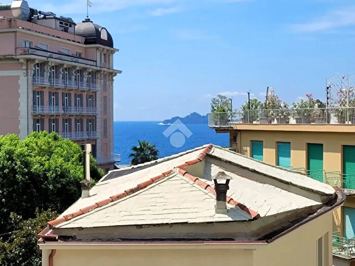 Appartamento quadrilocale in vendita in Via Primavera, Rapallo