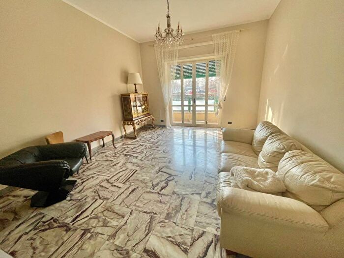 Appartamento trilocale in affitto in Viale Vittorio Veneto, Porta Venezia, Milano