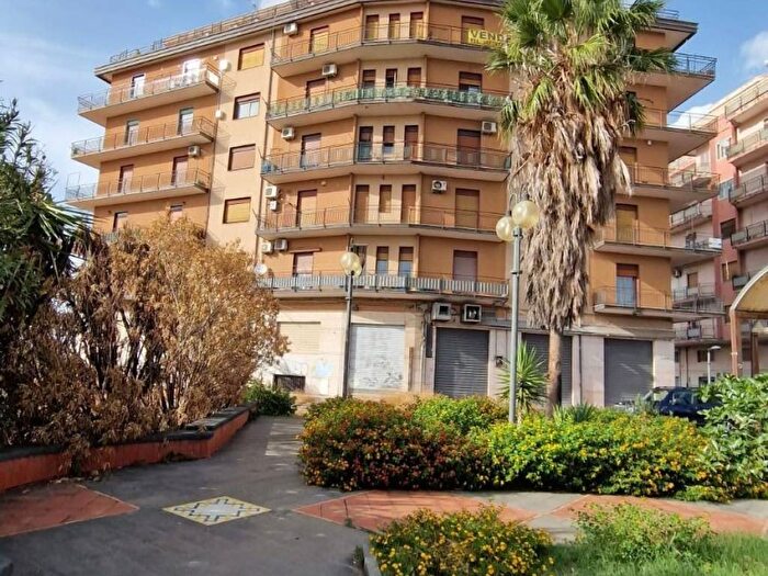 Appartamento trilocale in affitto in Via Cappuccini, Paternò