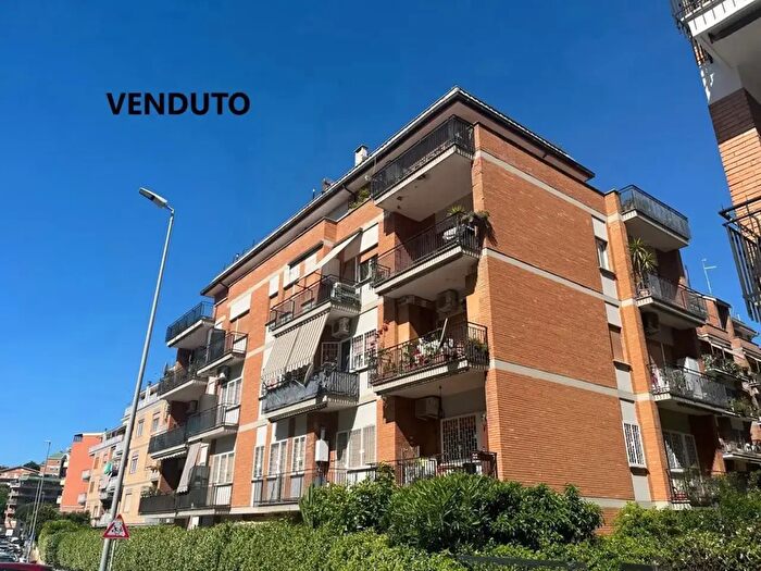 Appartamento bilocale in vendita in Battistini Via del Forte Braschi, Roma