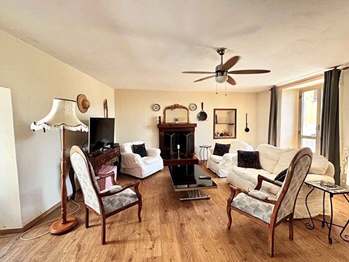 Casa con 9 locali in vendita in Frazione Palazzo Mancinelli, Gualdo Tadino