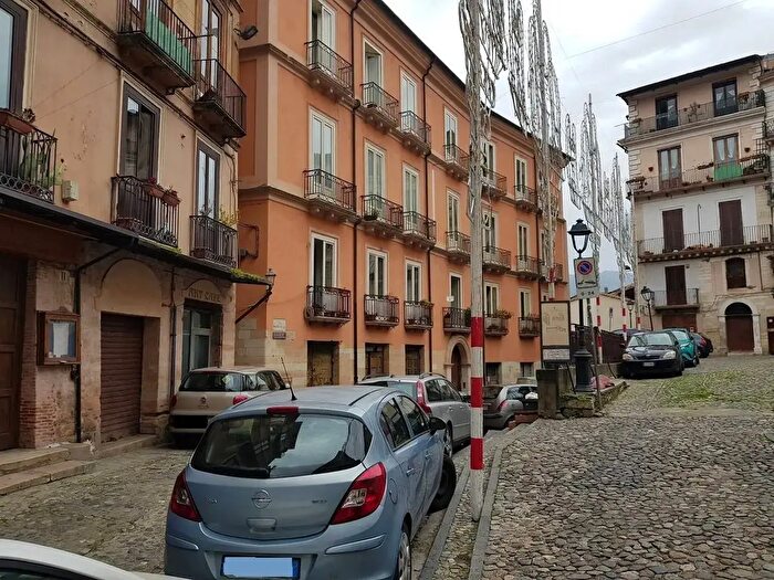 Appartamento con 9 locali in vendita in Cosenza