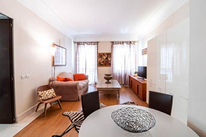 Appartamento trilocale in affitto in Via Maria Teresa, Milano