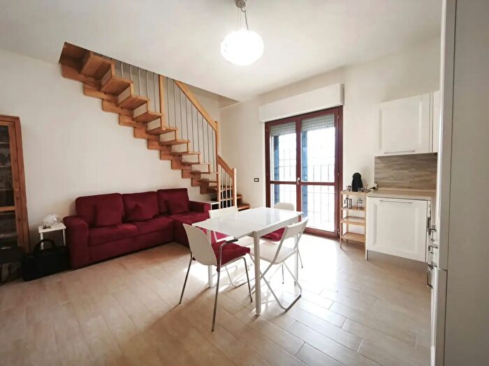 Appartamento trilocale in vendita in Via Anna Lorenzetto, Roma