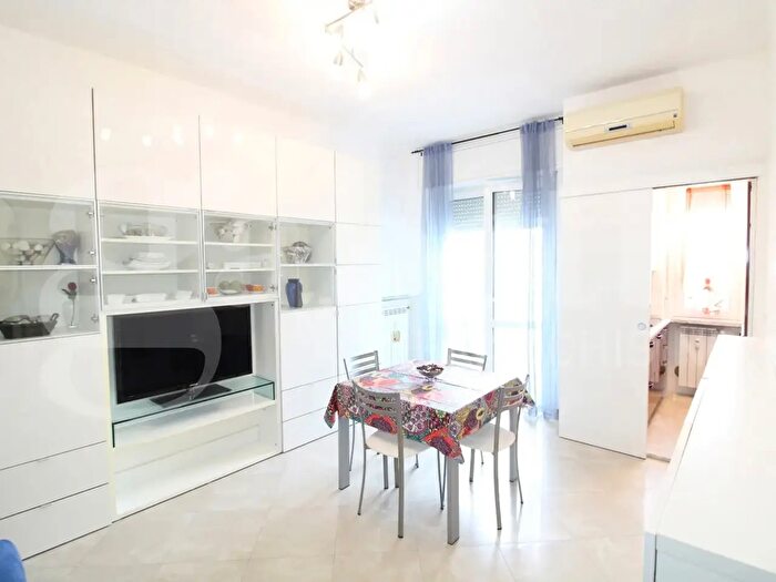 Appartamento monolocale in affitto in Via Plezzo, Milano