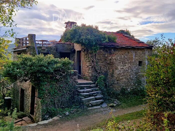 Casa con 5 locali in vendita in Cortona