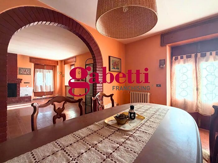 Casa con 6 locali in vendita in Pennabilli