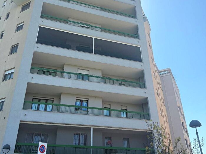 Appartamento trilocale in affitto in Via Prato, Bisceglie, Milano