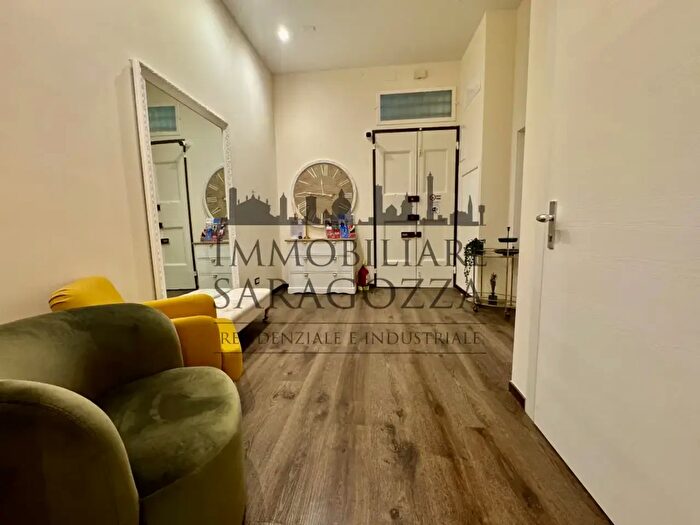 Appartamento con 7 locali in vendita in Via Saragozza, Bologna