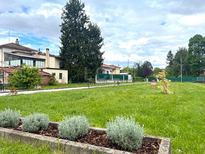 Case in Vendita e in Affitto - 3