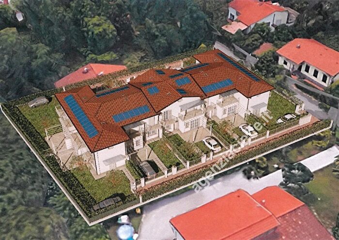 Casa con 5 locali in vendita in Montignoso