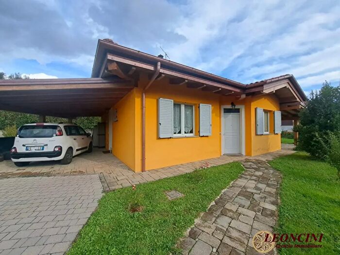 Casa quadrilocale in vendita in Viale Lunigiana, Villafranca In Lunigiana