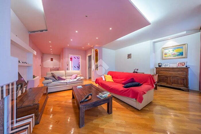 Appartamento trilocale in vendita in Via Massa di San Giuliano, Roma