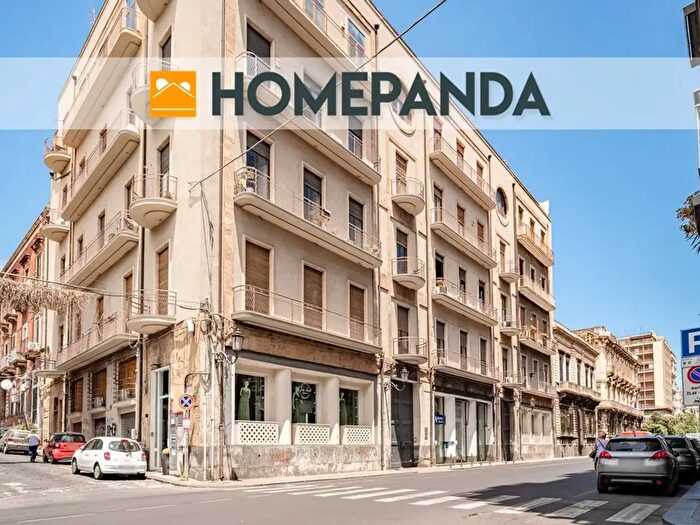 Appartamento con 8 locali in vendita in Viale XX Settembre, Catania