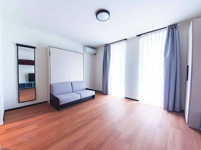 Appartamento monolocale in affitto in Via Tucidide, Ortica, Milano