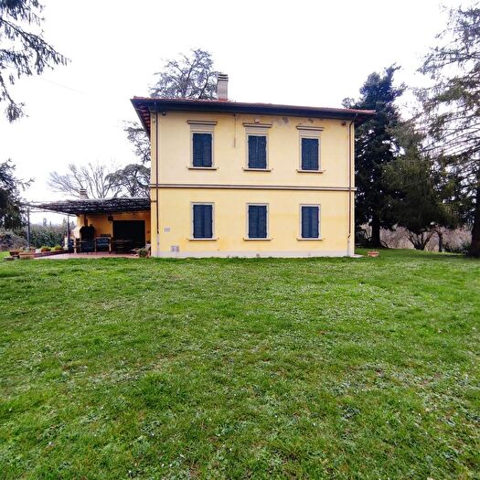 Casa con 10 locali in vendita in Via del Cantone Borgo San Lorenzo, Borgo San Lorenzo