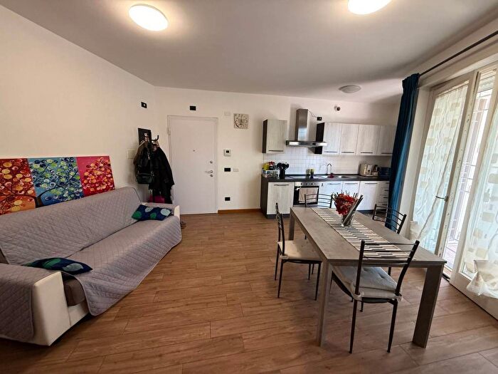 Appartamento trilocale in affitto in Via Giuseppe Fava, Monti Tiburtini, Roma