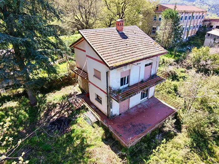 Appartamento trilocale in vendita in Via dei Frassini, Cefalu'