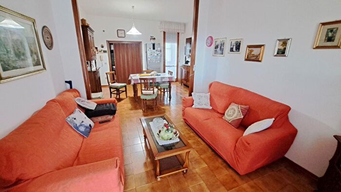 Appartamento con 5 locali in vendita in Rosignano Marittimo