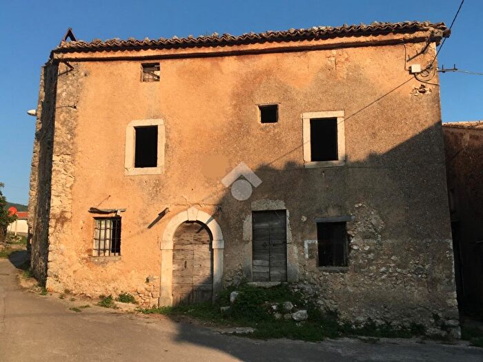Casa con 8 locali in vendita in Via Case Pinciveri, Veroli