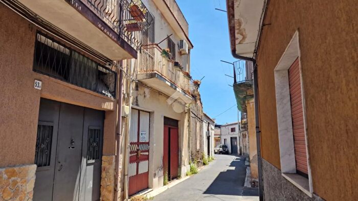 Casa trilocale in vendita in Via S Biagio, Aci SantAntonio