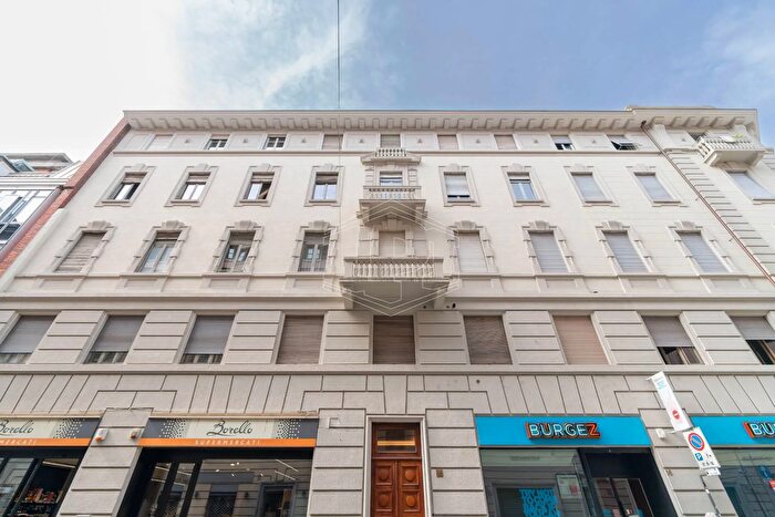 Appartamento trilocale in vendita in Via Giolitti, Torino