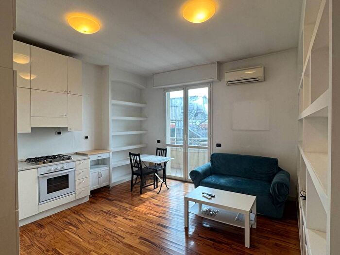 Appartamento bilocale in affitto in Piazza Irnerio, Washington, Milano